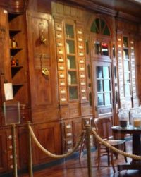 L’HÔTEL-DIEU & SA PHARMACIE