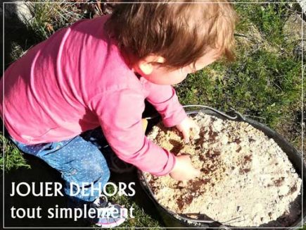 PARENTS / ENFANTS    Jouer dehors tout simplement