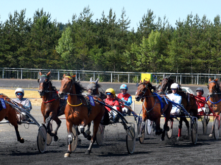 LES COURSES DE TROT DE JULLIANGES