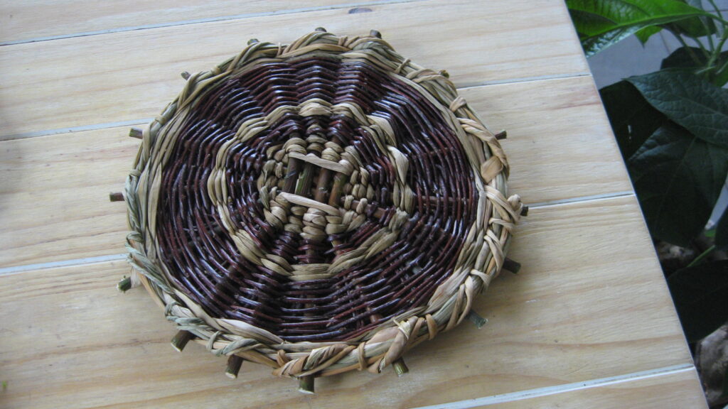 dessous de plat vannerie saule marsault erable et massette
