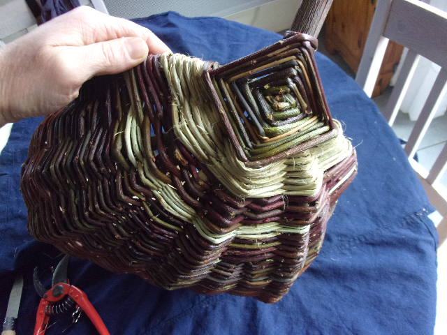 corbeille vannerie ronce chataignier saule marsault